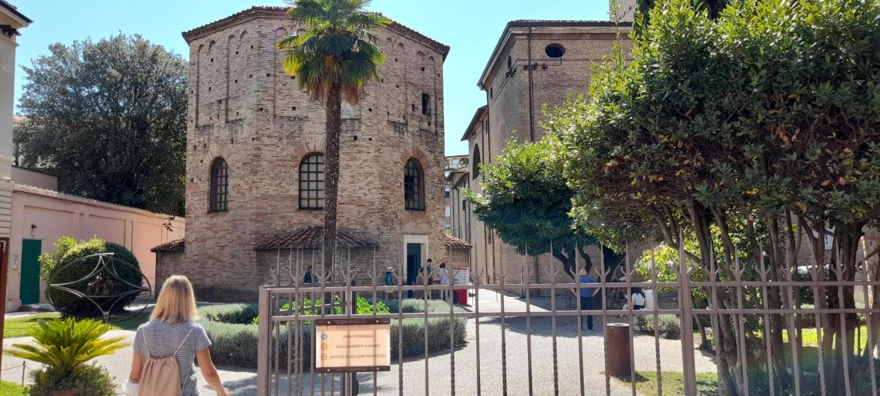 Corte Cavour. Una Mansarda Nel Cuore Della Citta Ravenna Dış mekan fotoğraf