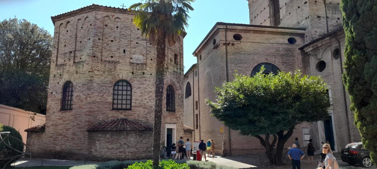 Corte Cavour. Una Mansarda Nel Cuore Della Citta Ravenna Dış mekan fotoğraf